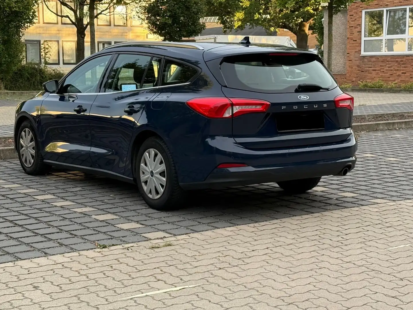 Ford Focus Turnier Cool & Connect Blau - 2