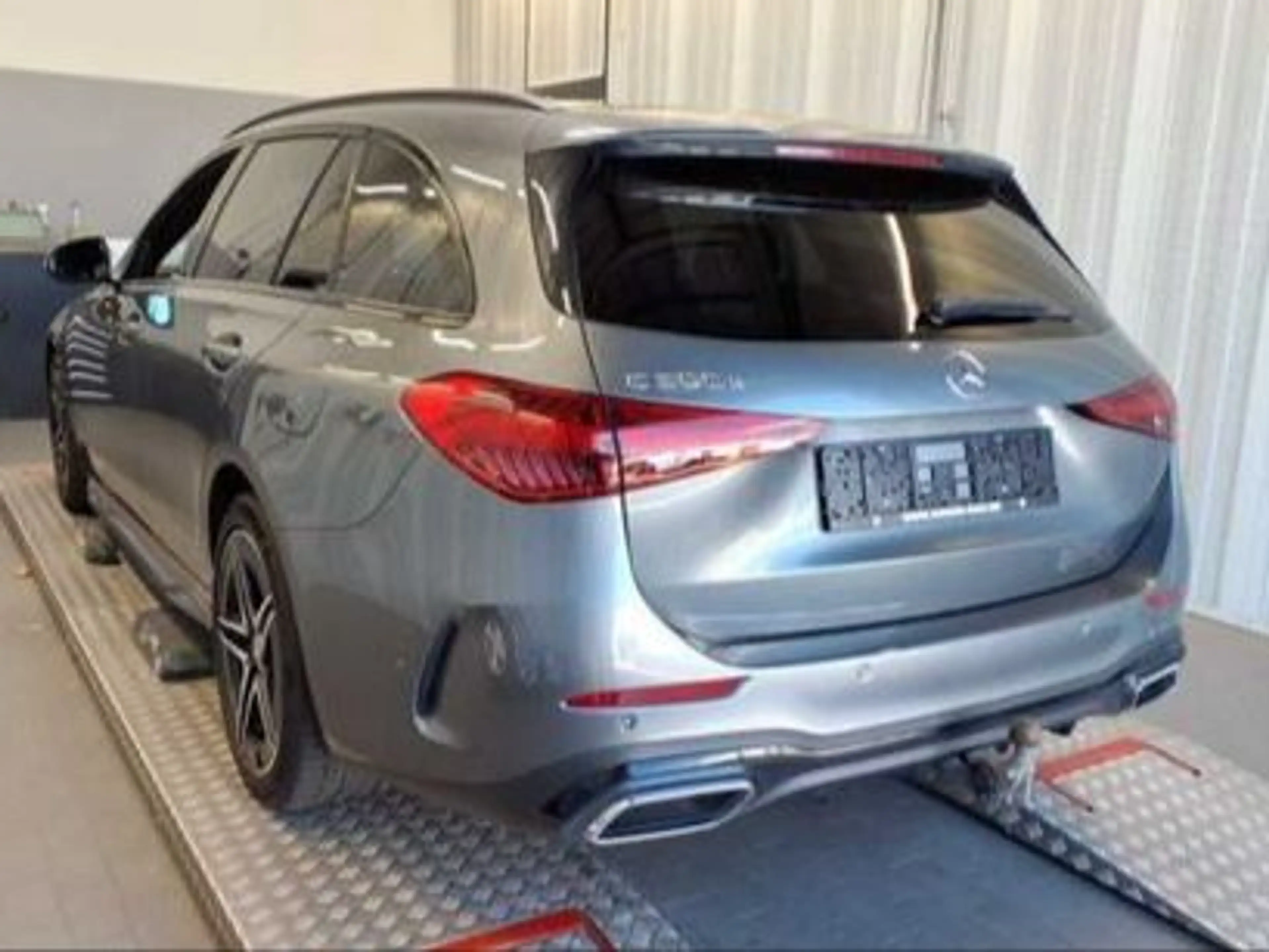 Mercedes-Benz C 300 e T AMG Line | Panorama | Distronic | AHK — photo 3