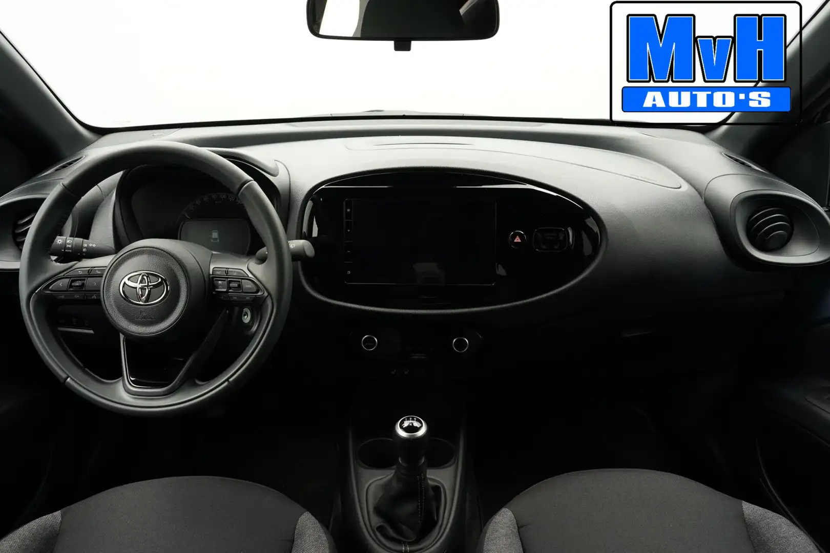 Toyota Aygo X 1.0 VVT-i MT Pulse|STOELVERWARMING|LED|DRCC|CLIMA Grijs - 2