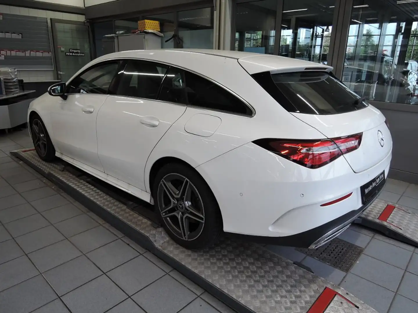 Mercedes-Benz CLA 200 d SB AMG/Kamera/MBUX/DAB/Apple-CarPlay/ Weiß - 2