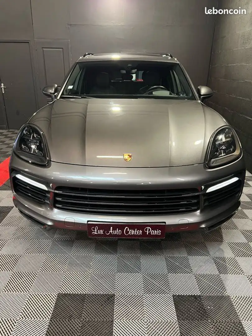 Porsche Cayenne - 2