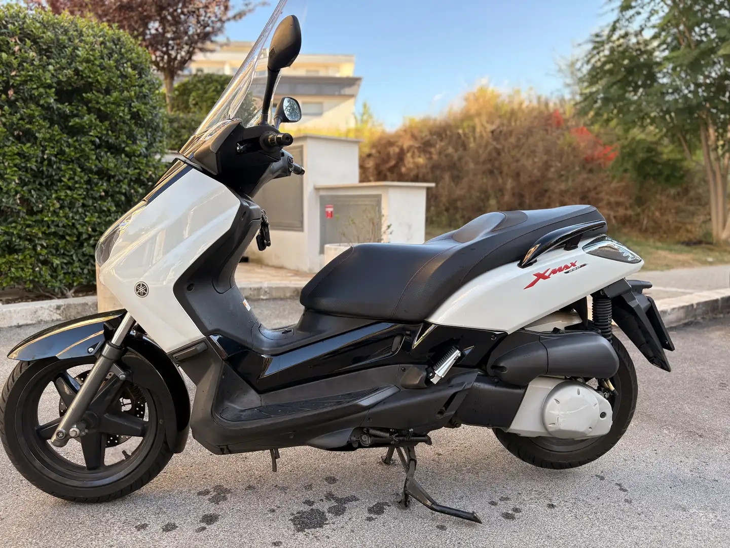 Yamaha X-Max 250 Alb - 1