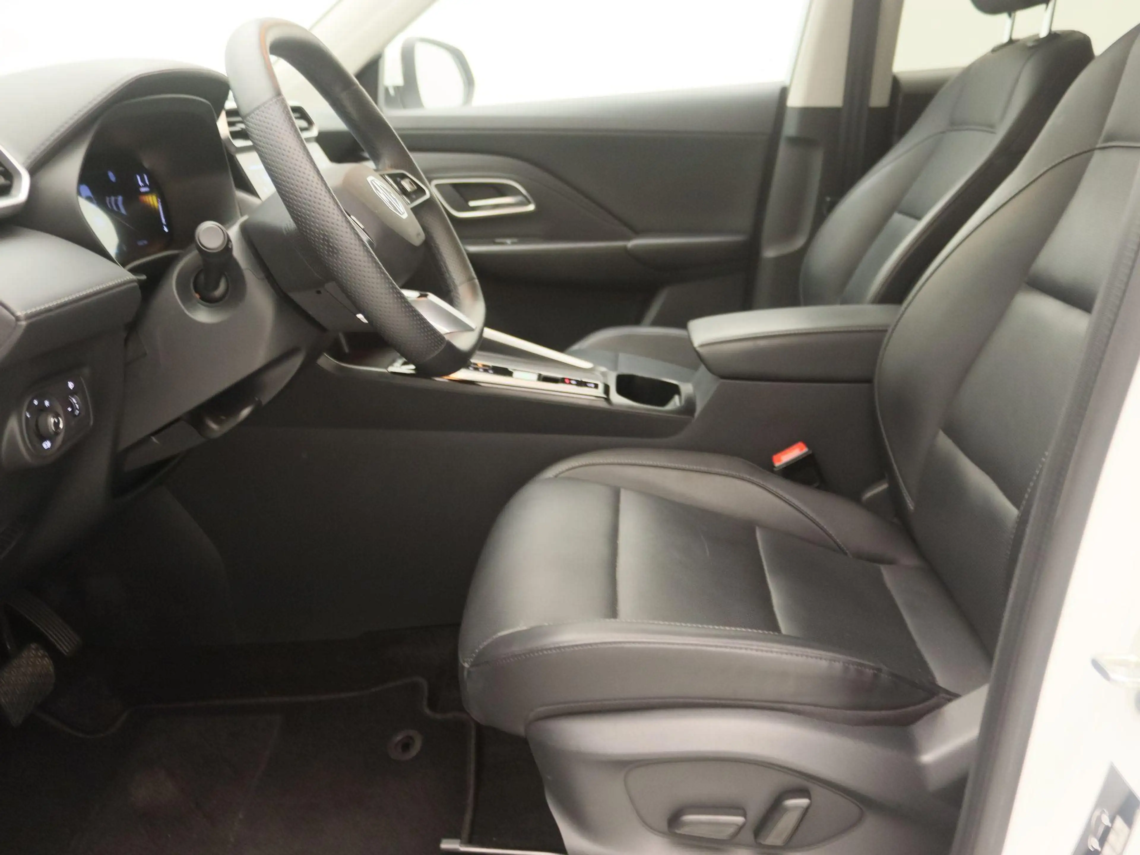 MG ZS 1.5 Hybrid+ Aut. Luxury — photo 11