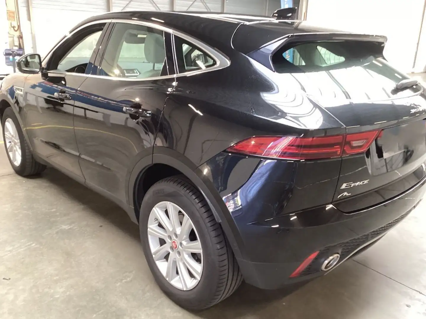 Jaguar E-Pace AWD/Leder/Pano/Kamera/PDC/LED Schwarz - 2