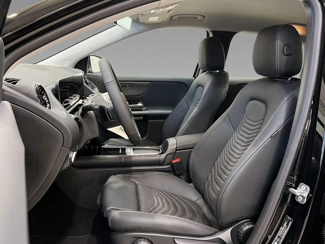 Mercedes-Benz GLA 200 LED+MBUX+PARKTRONIC+Kamera+DAB+AHK 8