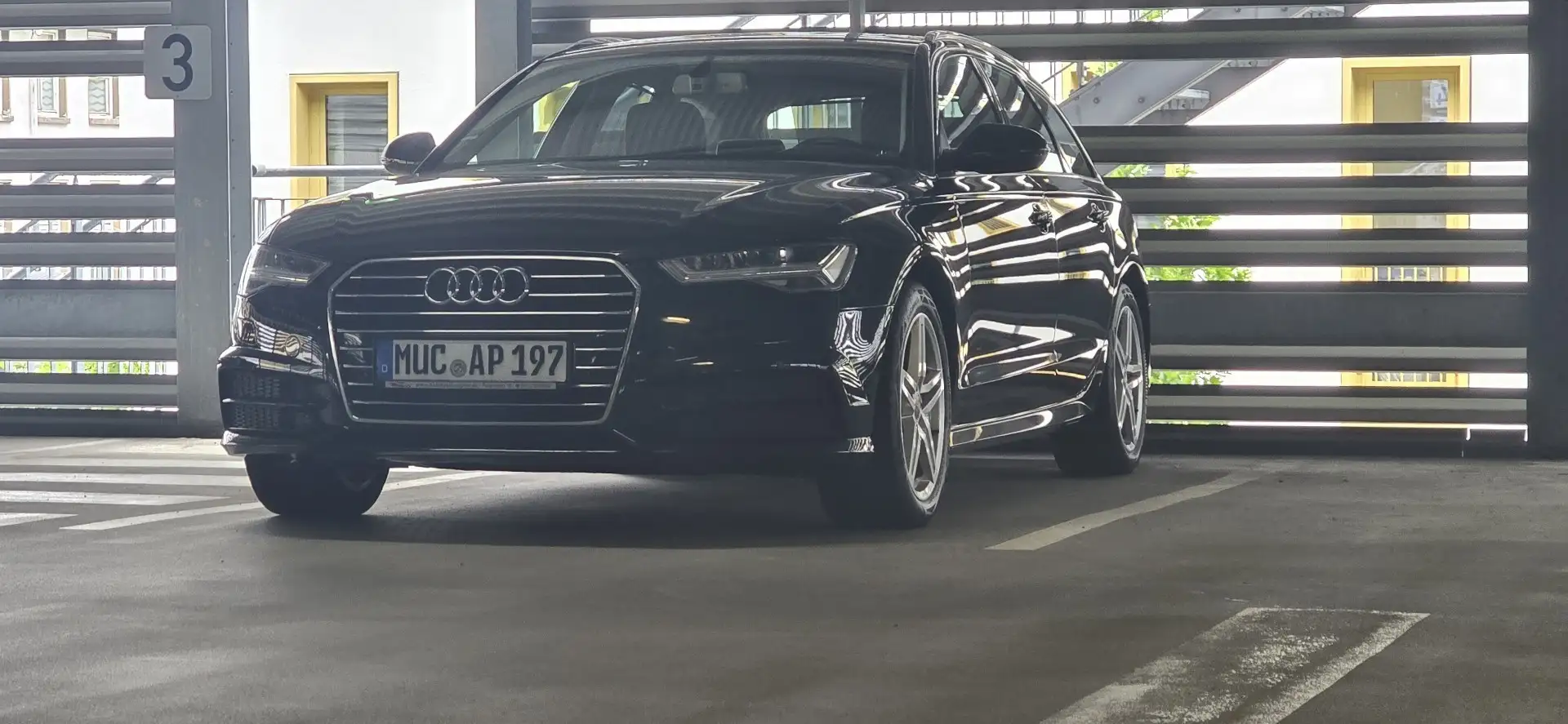 Audi A6 Avant 2.0 TDI ultra S tronic Schwarz - 2