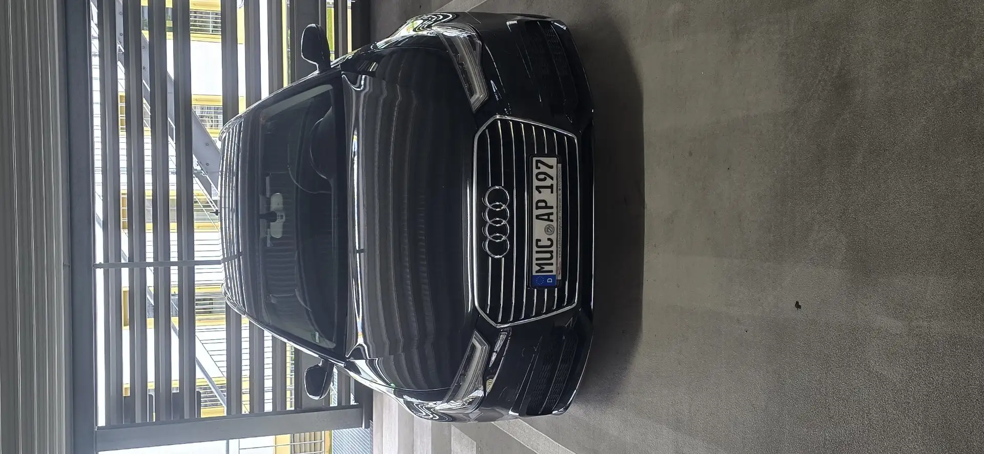Audi A6 Avant 2.0 TDI ultra S tronic Schwarz - 1