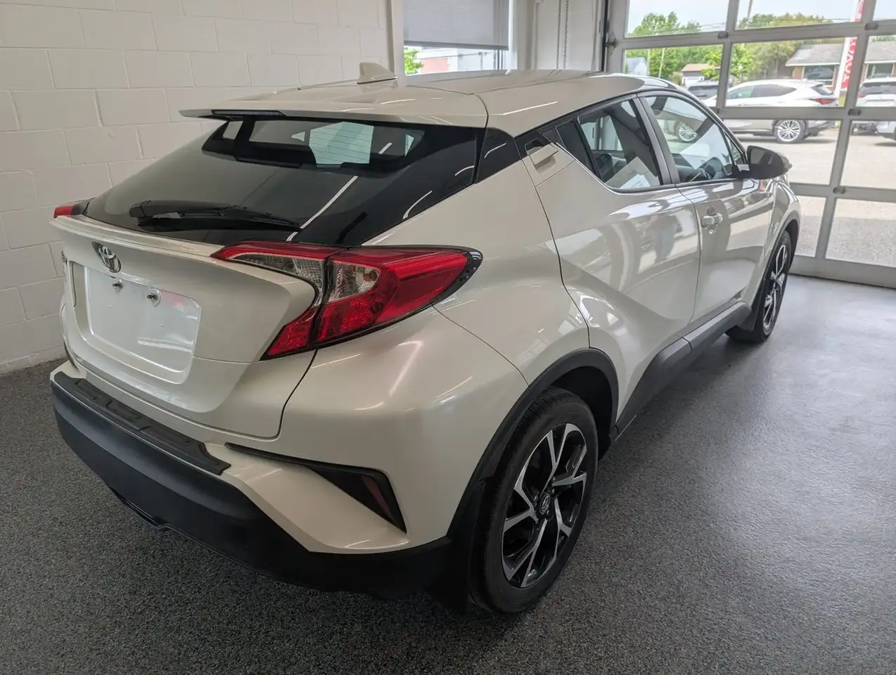 Toyota C-HR снимка Toyota C-HR
