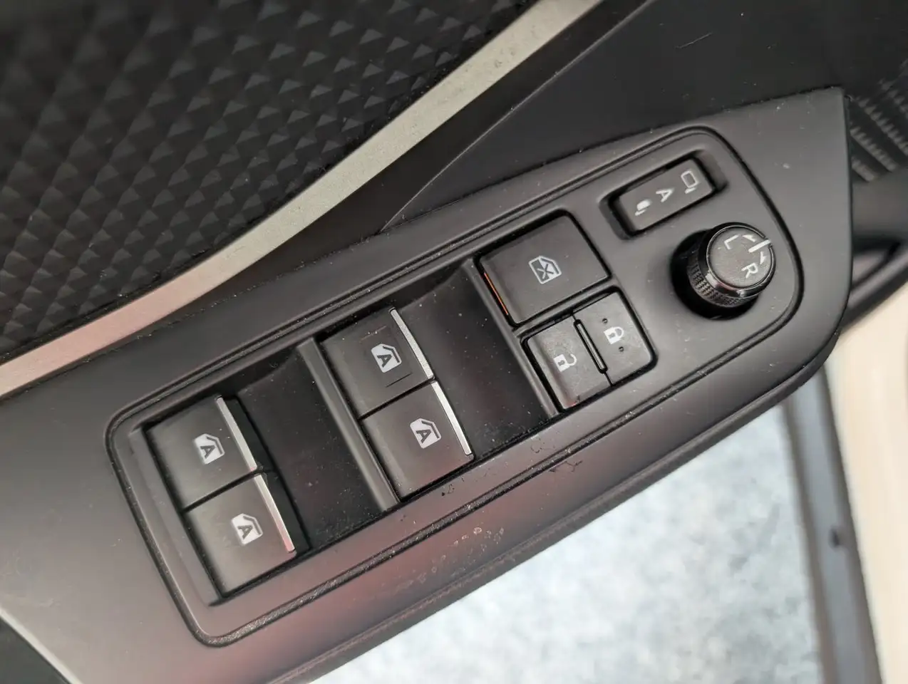 Toyota C-HR снимка Toyota C-HR