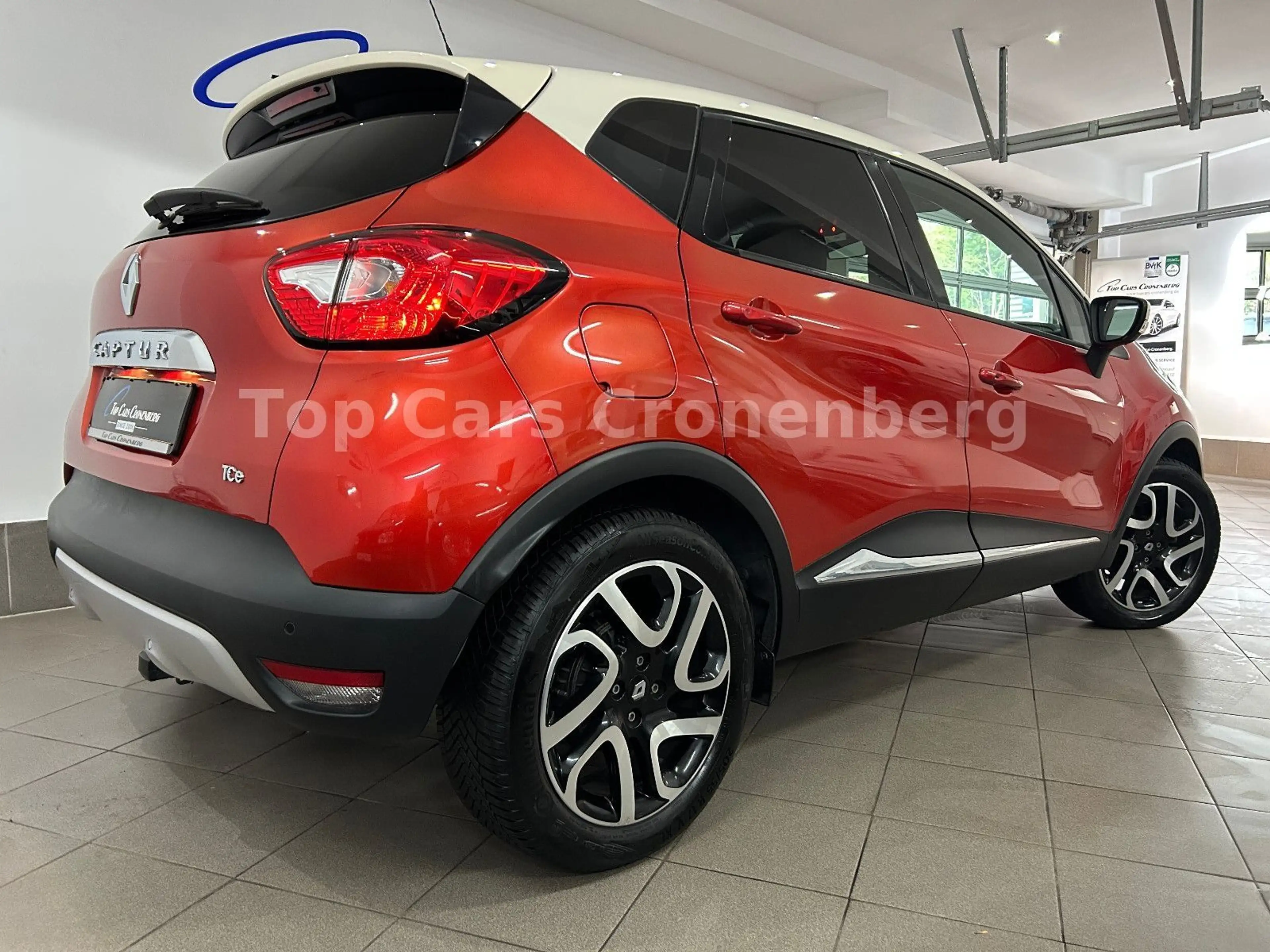 Renault Captur Helly Hansen*1.HD*15Tkm*Automatik*Leder*d — photo 3