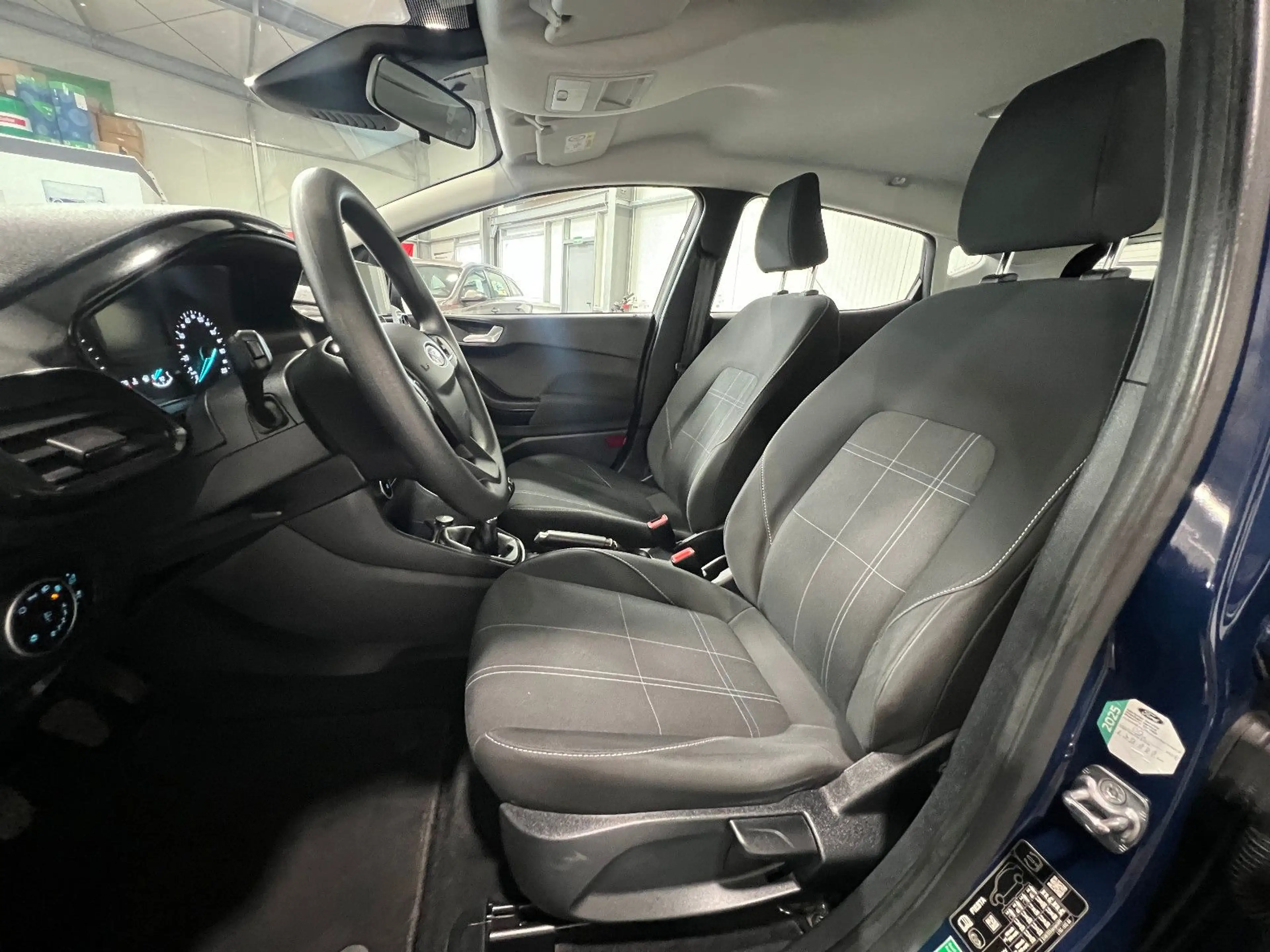 Ford Fiesta 1.5 TDCi **PDC*Klima*Tempomat*BT** — photo 14