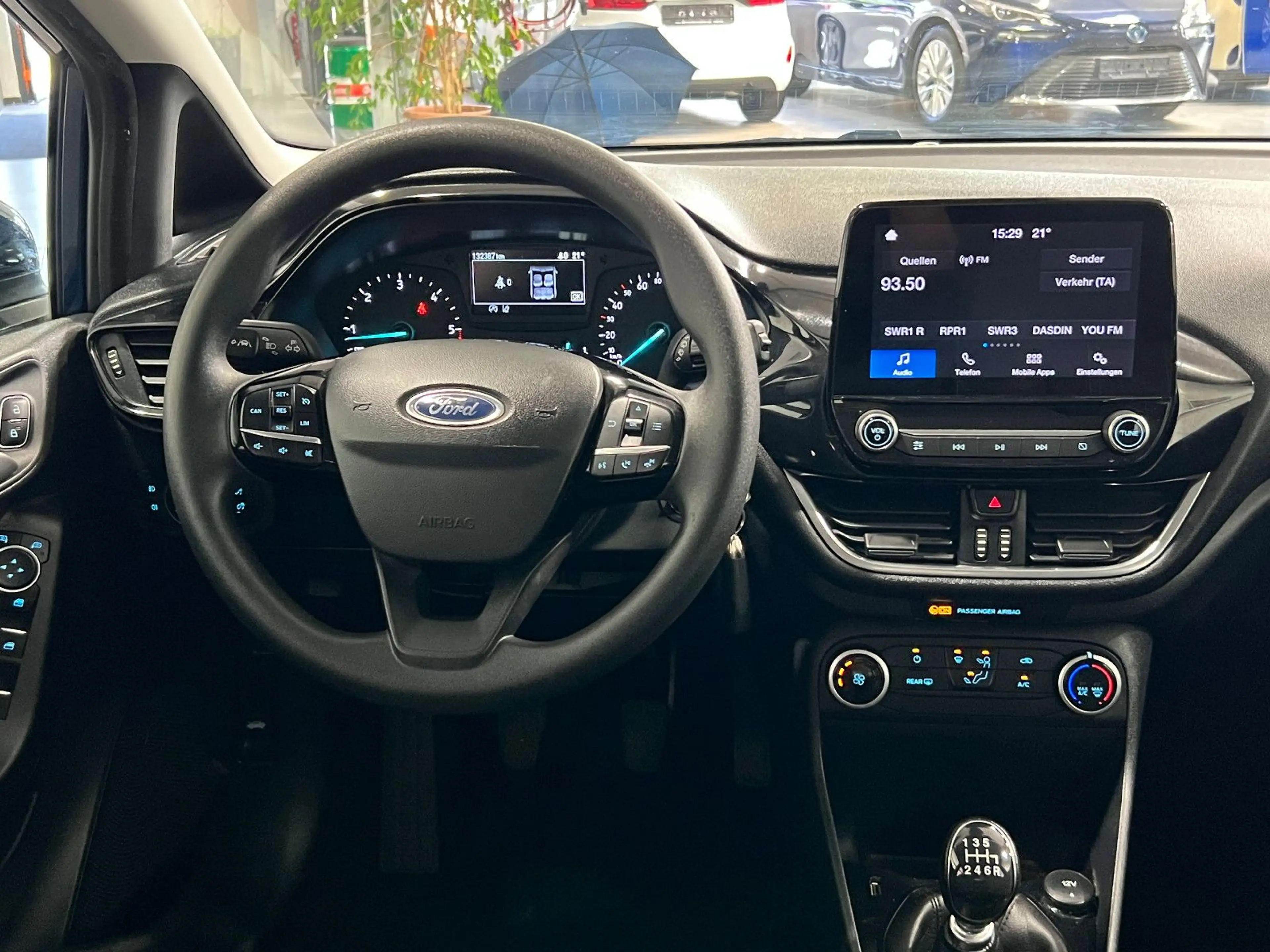 Ford Fiesta 1.5 TDCi **PDC*Klima*Tempomat*BT** — photo 11