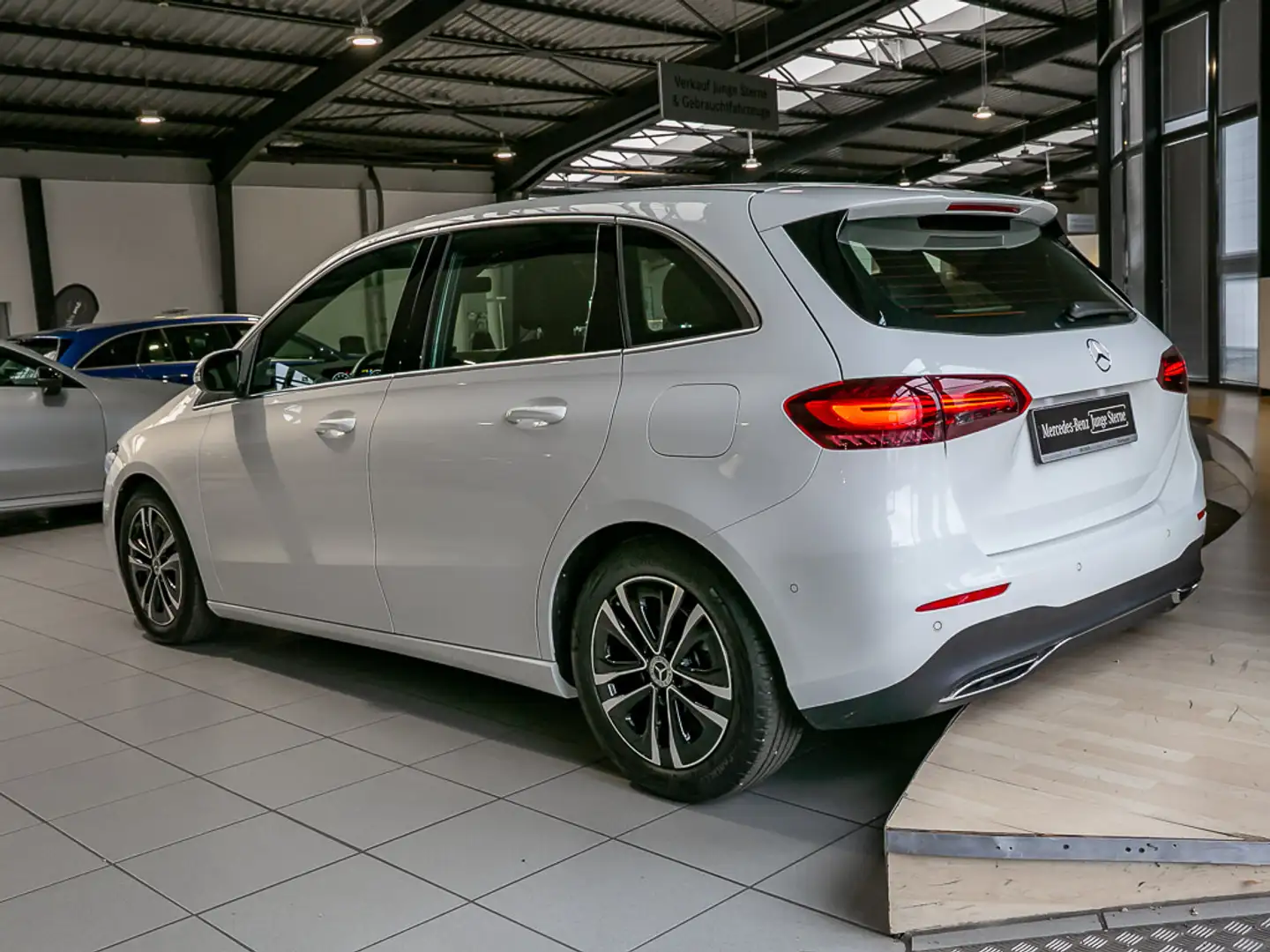 Mercedes-Benz B 180 PROGRESSIVE KAMERA LEDHP WINTERPAKET MBUX Blanc - 2