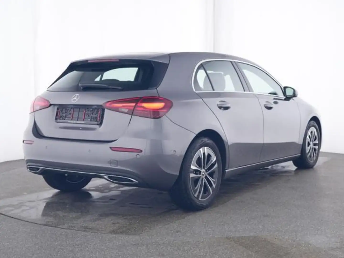 Mercedes-Benz A 180 Automatic Sport MILD HYBRID Grigio - 2