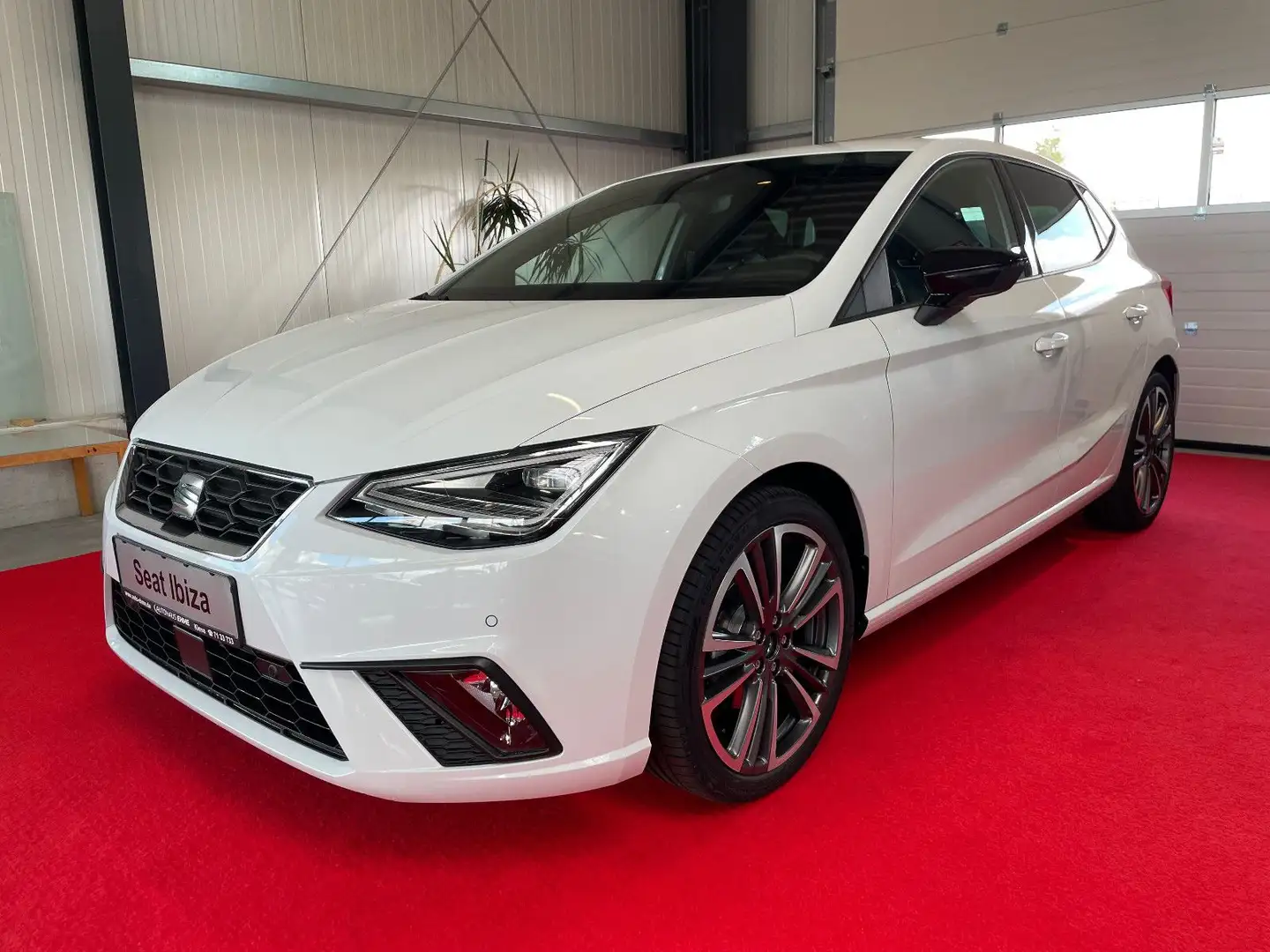 SEAT Ibiza FR 1.0 TSI DSG *ACC*TOTW*NAV*SCHALENSITZE Weiß - 1