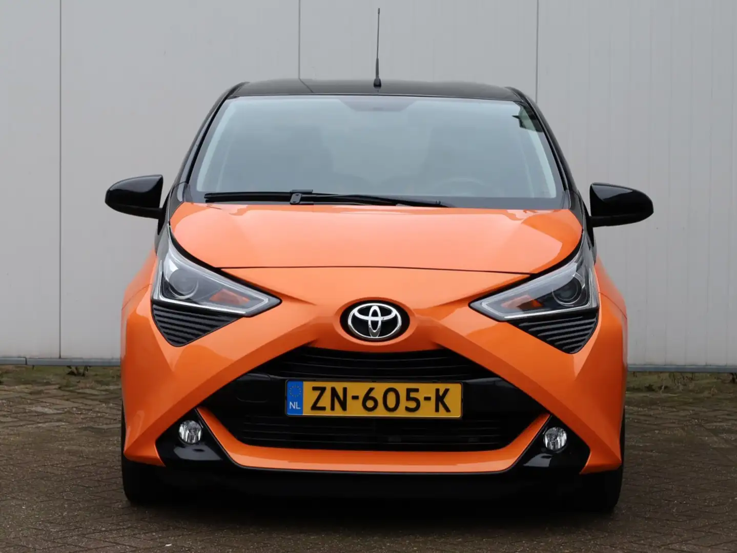 Toyota Aygo 1.0 VVT-i x-cite | Carplay | Airco | NL Auto Orange - 2