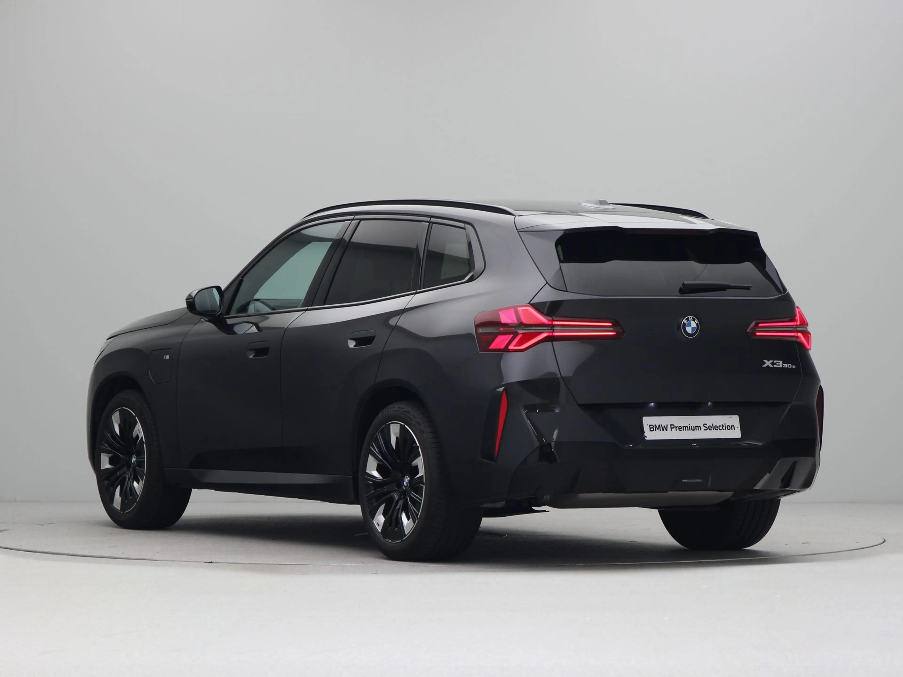 BMW X3 30e xDrive — photo 11