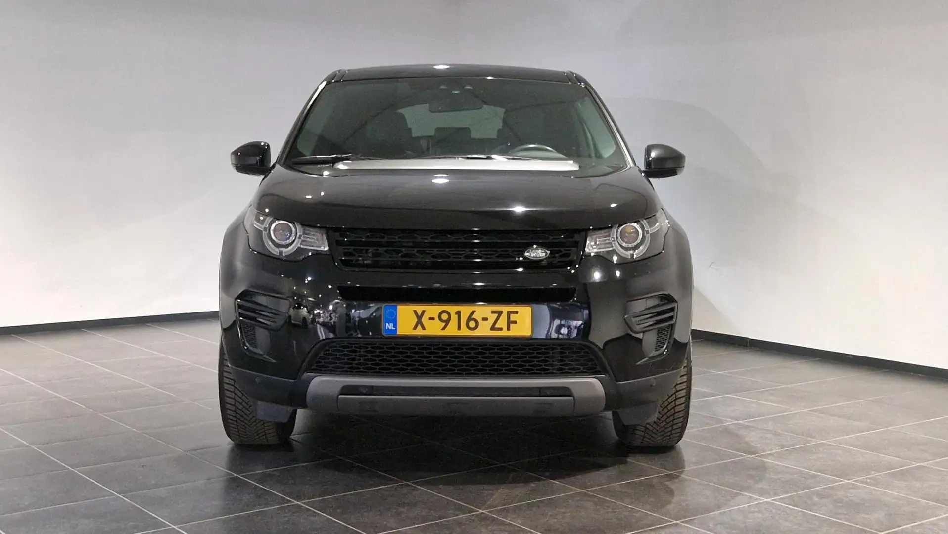 Land Rover Discovery Sport 2.0 Si4 Anniversary | Panoramadak | Trekhaak | 19 Zwart - 2