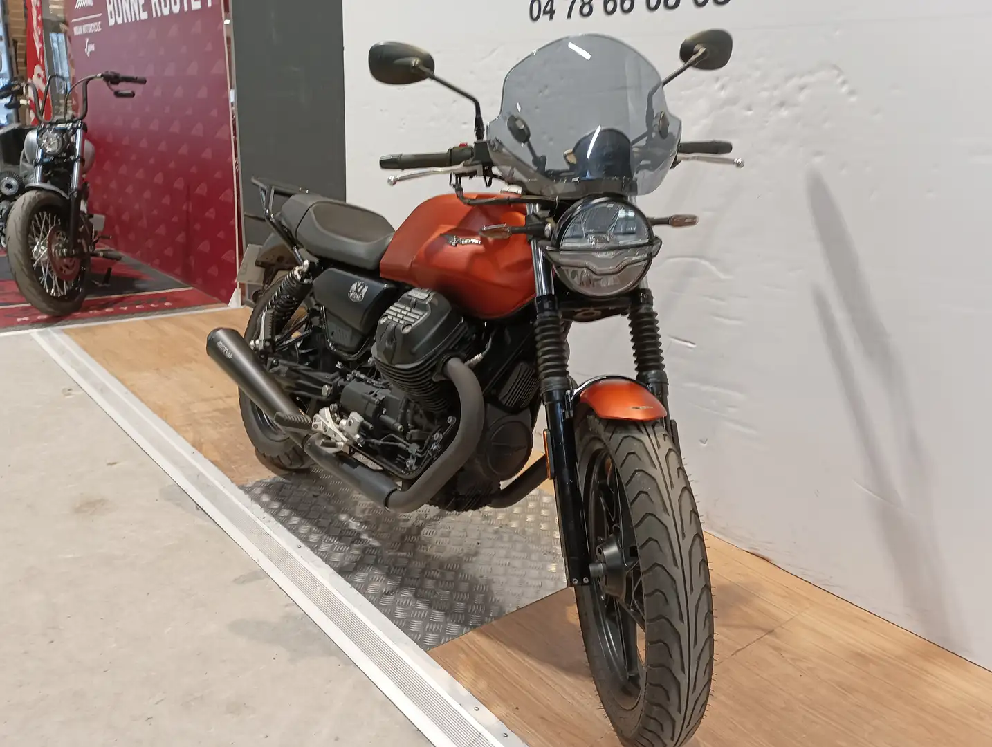 Moto Guzzi V 7 Portocaliu - 2