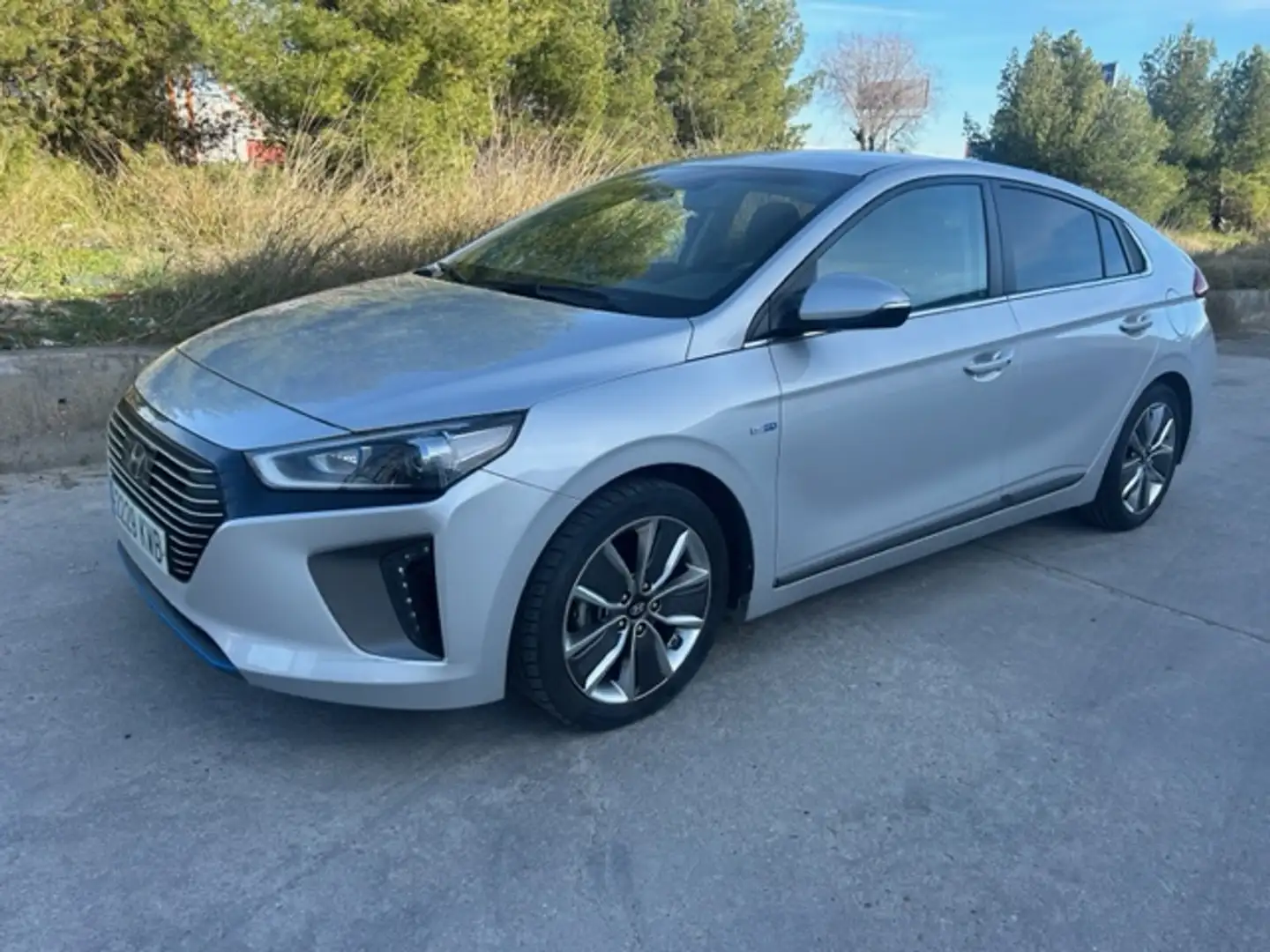 Hyundai IONIQ HEV 1.6 GDI Tecno Grijs - 1