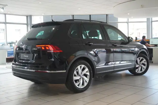 Volkswagen Tiguan view 6