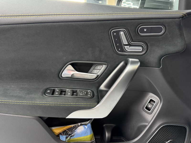 Mercedes-Benz CLA 45 AMG S 4Matic+ Pano Burmester Full Option — photo 11