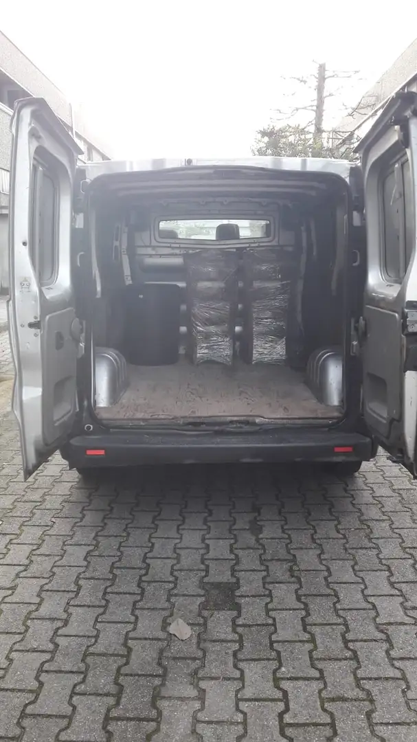 Opel Vivaro 1,9 tdi Grigio - 2