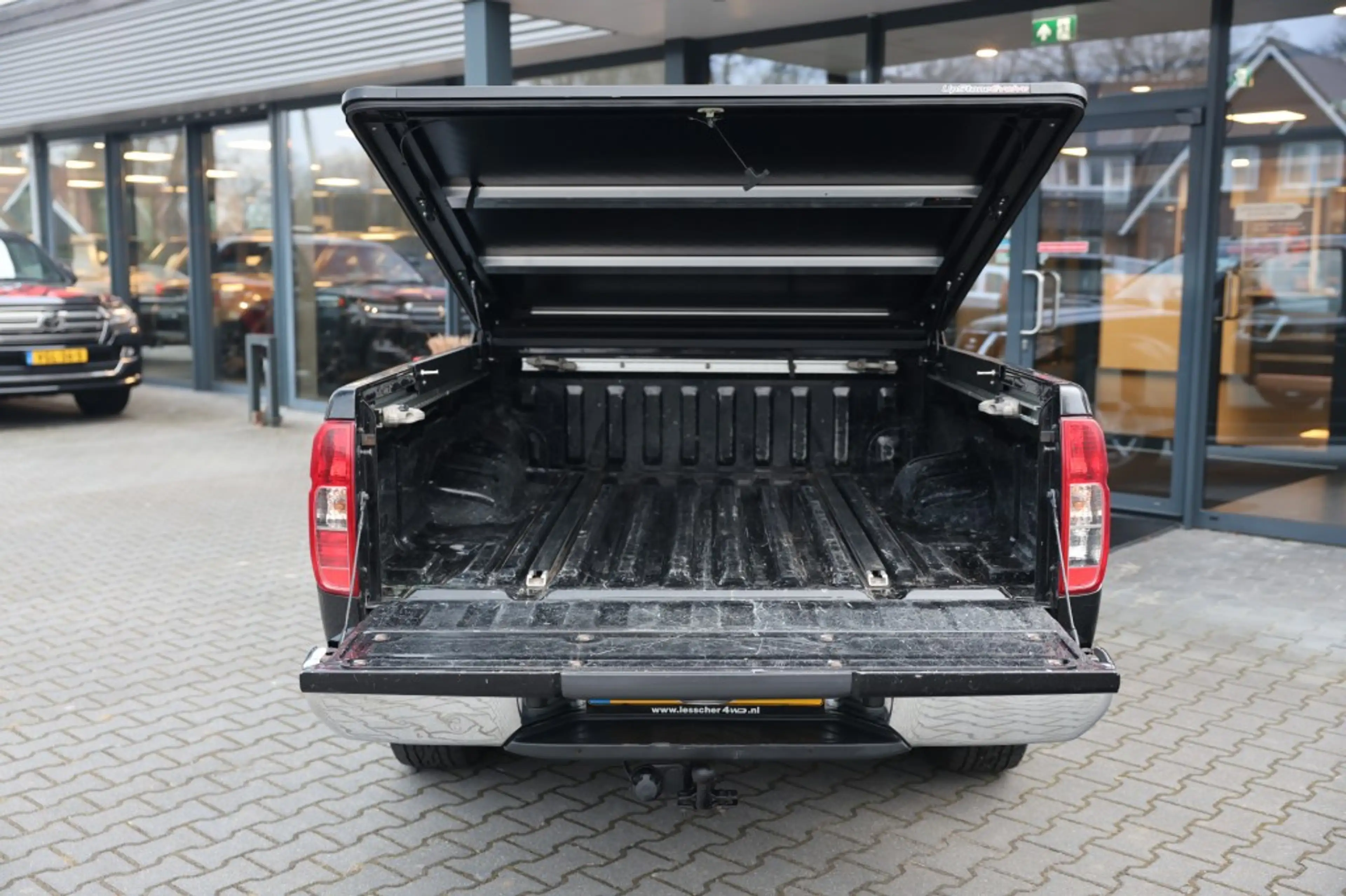 Nissan Navara 2.5 DCI SE 4WD VAN — photo 6