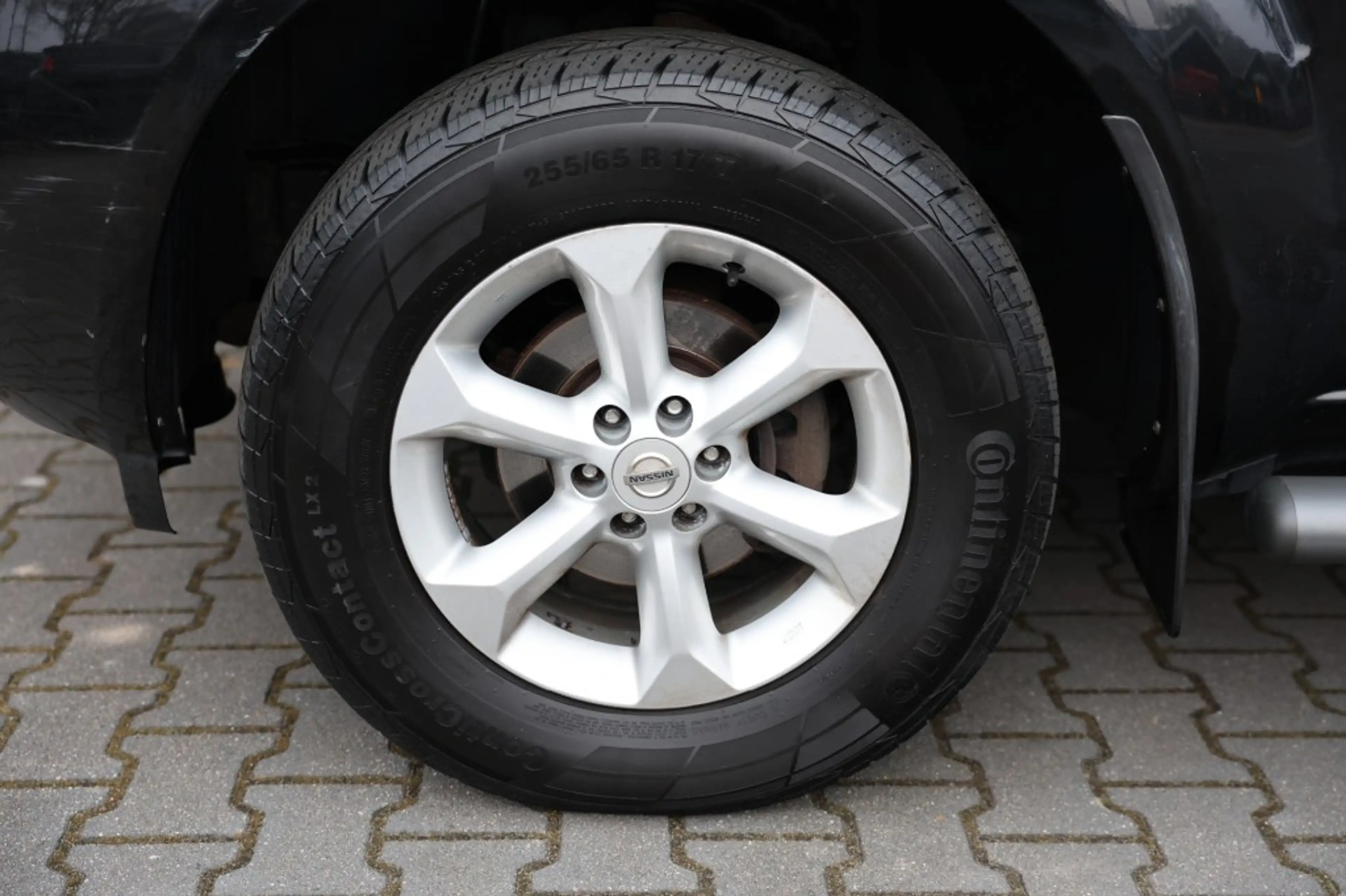 Nissan Navara 2.5 DCI SE 4WD VAN — photo 3