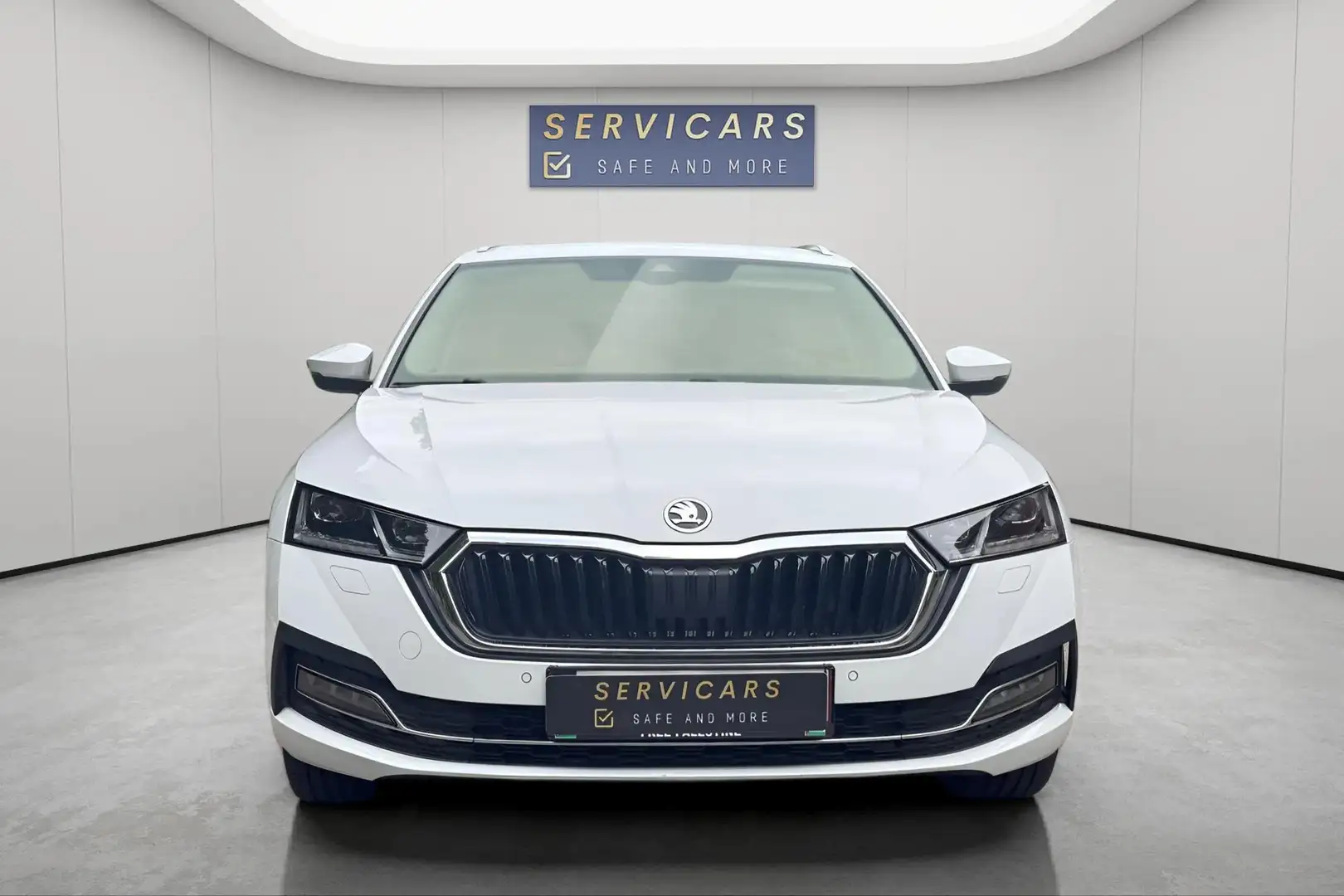 Skoda Octavia Break 2.0 TDi SCR Sportline DSG/12 mois garantie Wit - 2