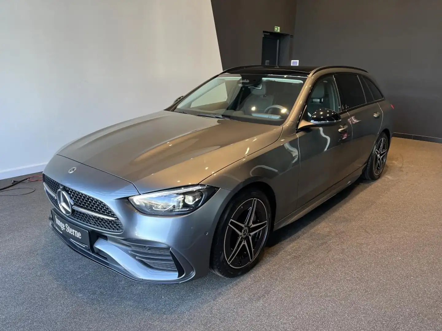 Mercedes-Benz C 180 T AMG+Night+Pano+Kamera+Ambiente+CarPlay Grau - 1