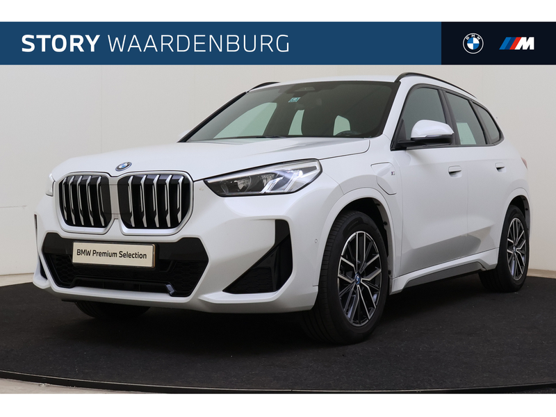 BMW X1 xDrive25e M Sport Automaat / Sportstoelen / Achter