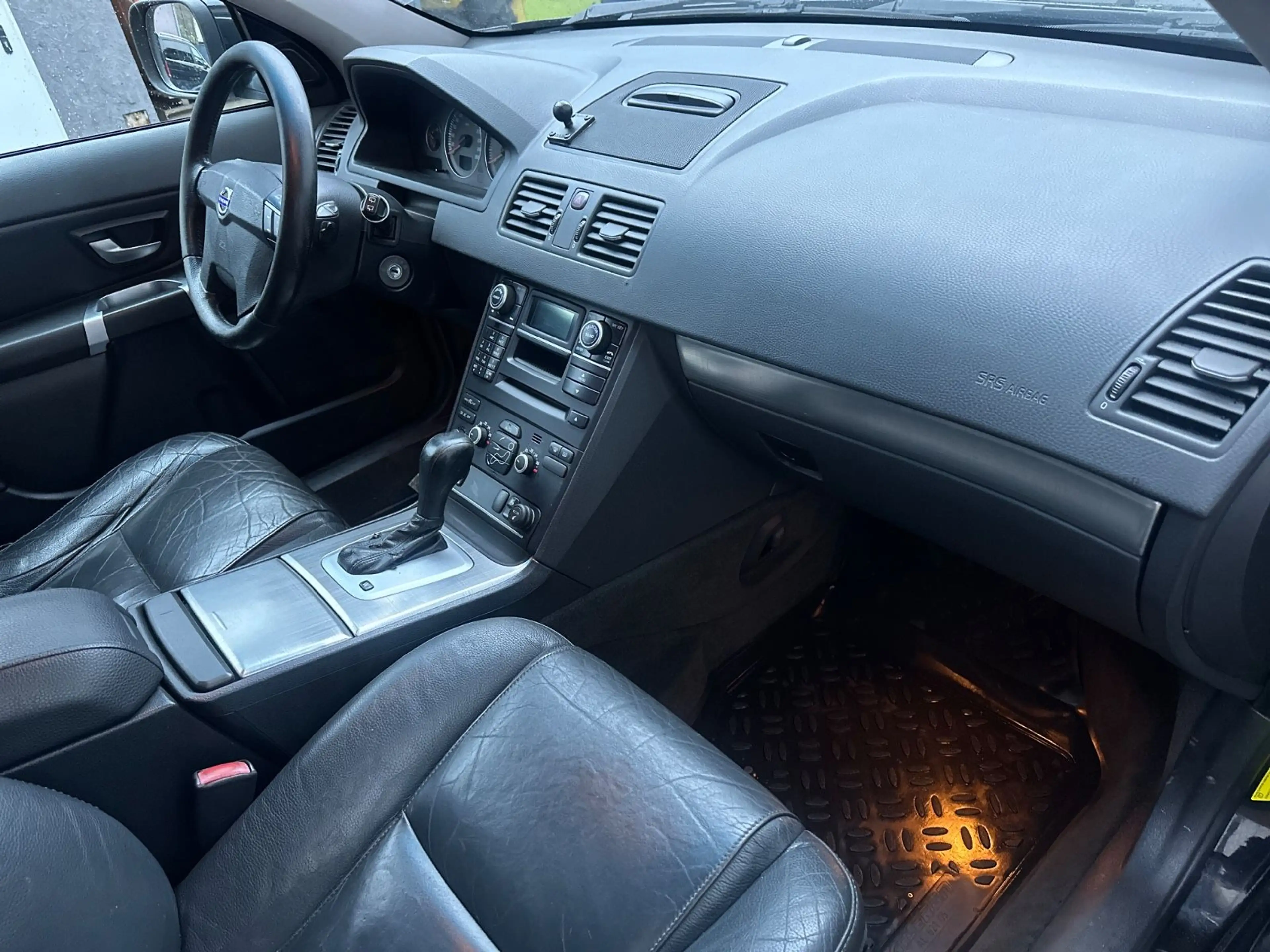 Volvo XC90 D5 2,4l,AWD,Automatik,Leder, AHK — photo 9