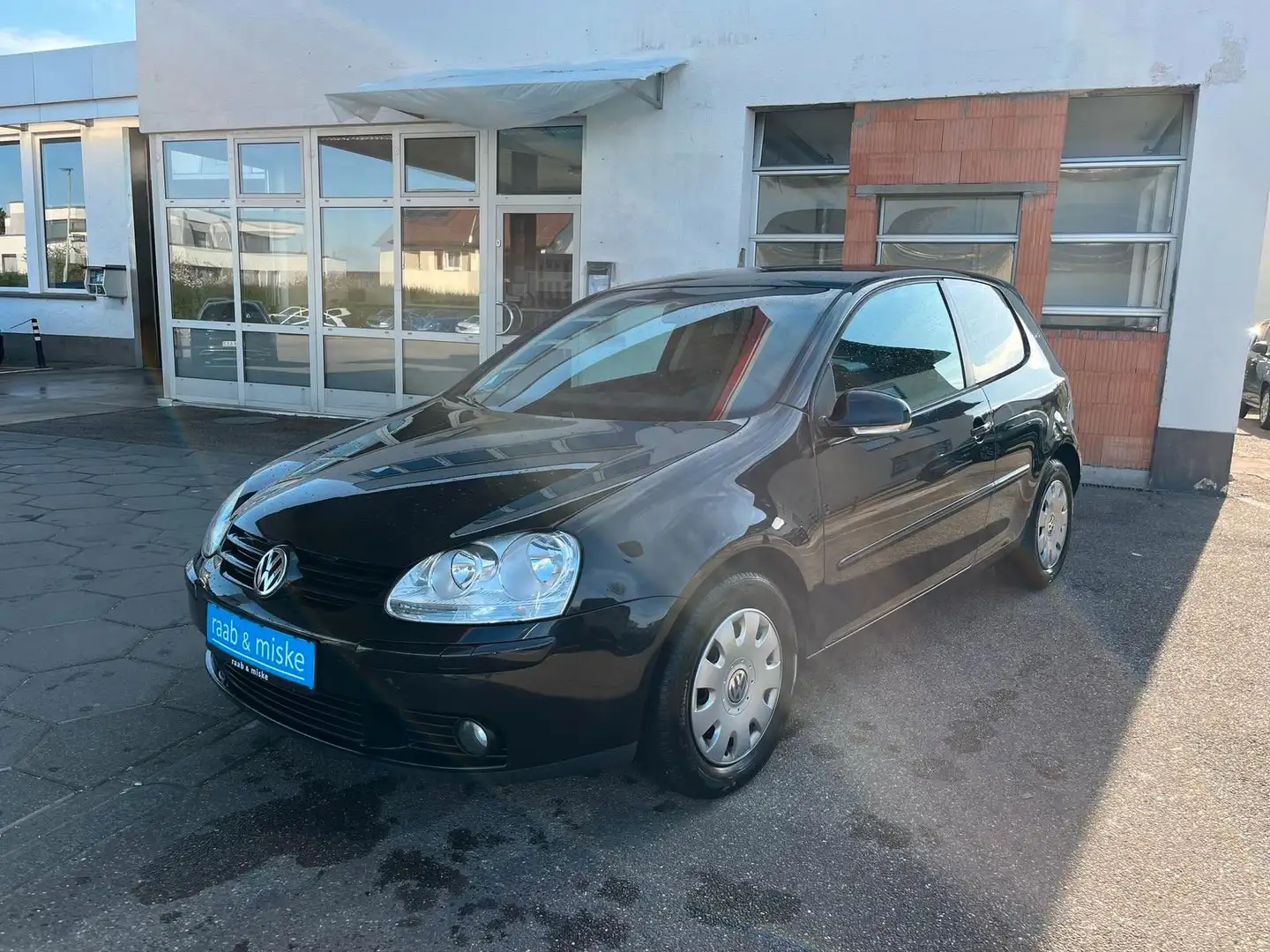 Volkswagen Golf V Lim. Tour Schwarz - 2