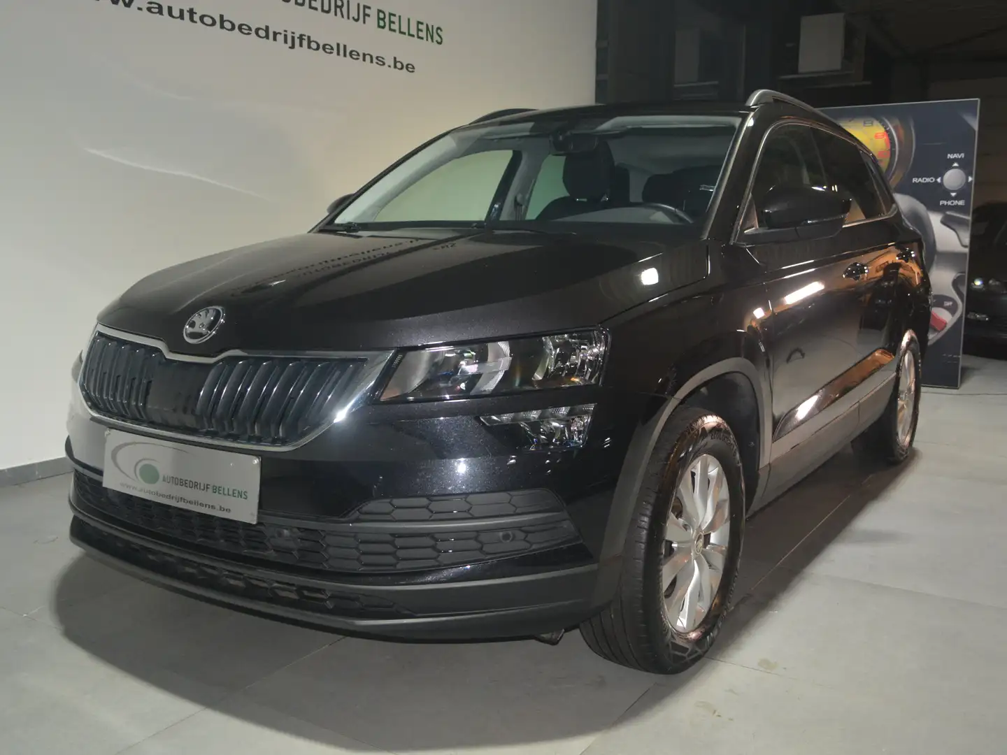 Skoda Karoq 1.0 TSI Active / NAVI + CAMERA / APPLE CAR-PLAY Noir - 2