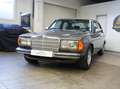 Mercedes-Benz 500 PreMerger W123 AMG mit M117 8-Zylinder und AMG FIN Grau - thumbnail 6