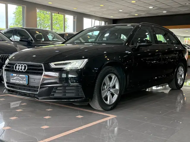 Audi A4 Avant 30 2.0 tdi 122cv s-tronic