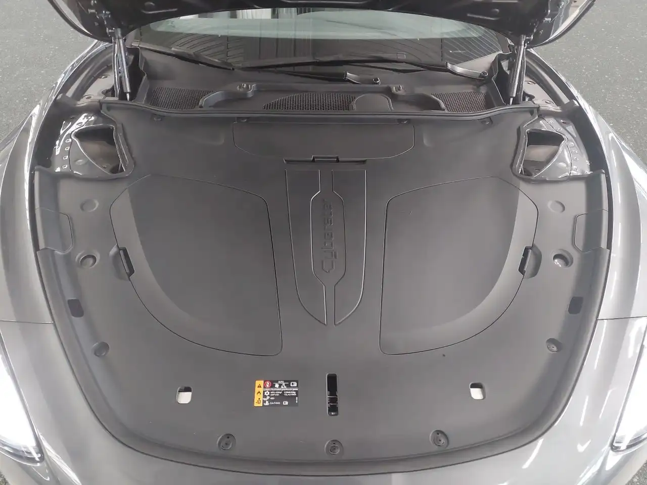 MG Cyberster CYBERSTER EV 77 KWH XPOWER ALCANTARA-GRAU 16