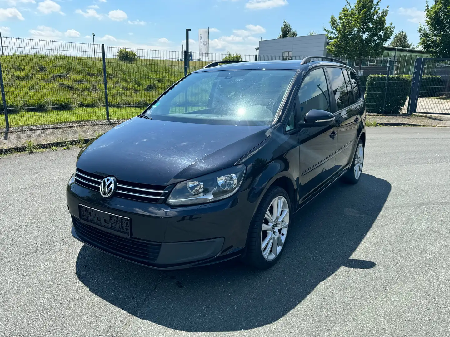 Volkswagen Touran 7-Sitzer Zahnriemen&TÜV NEU Klima 8-Reifen TOP Noir - 1