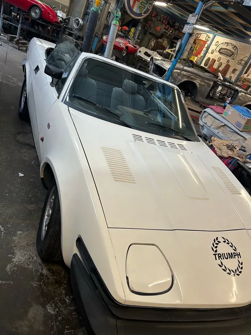 Triumph TR7 Beyaz - 2