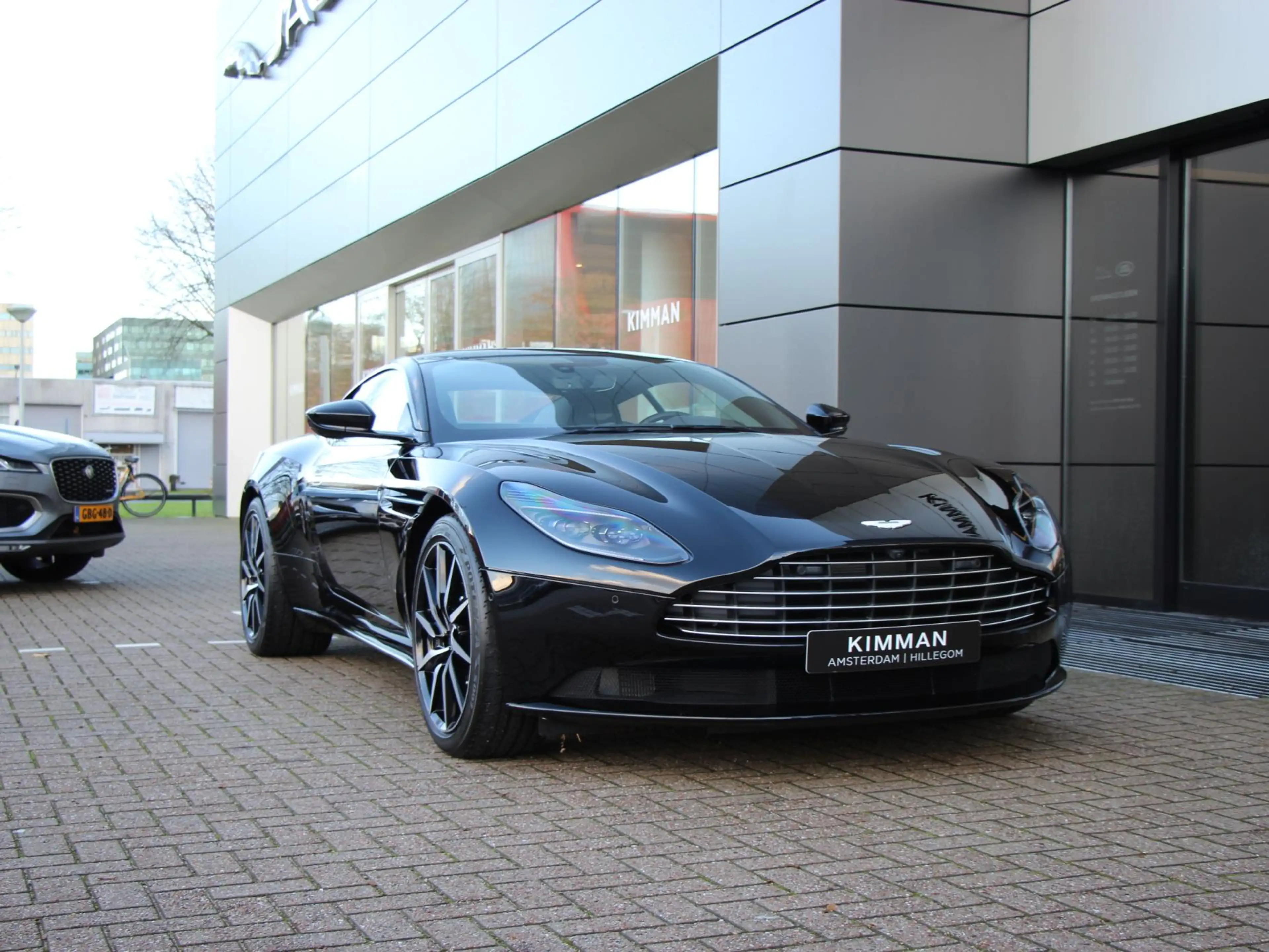 Aston Martin DB11 4.0 V8 | Adaptief onderstel | Sport uitlaat | 20" — photo 2