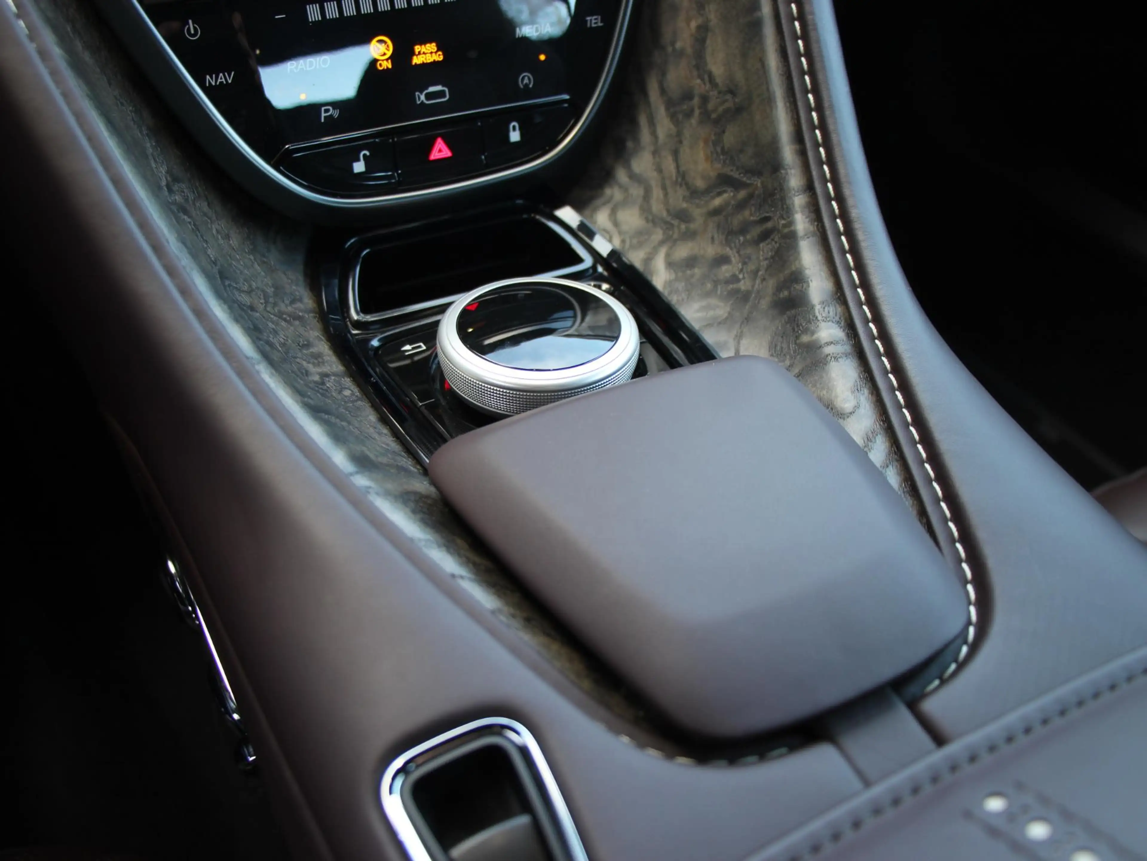 Aston Martin DB11 4.0 V8 | Adaptief onderstel | Sport uitlaat | 20" — photo 19