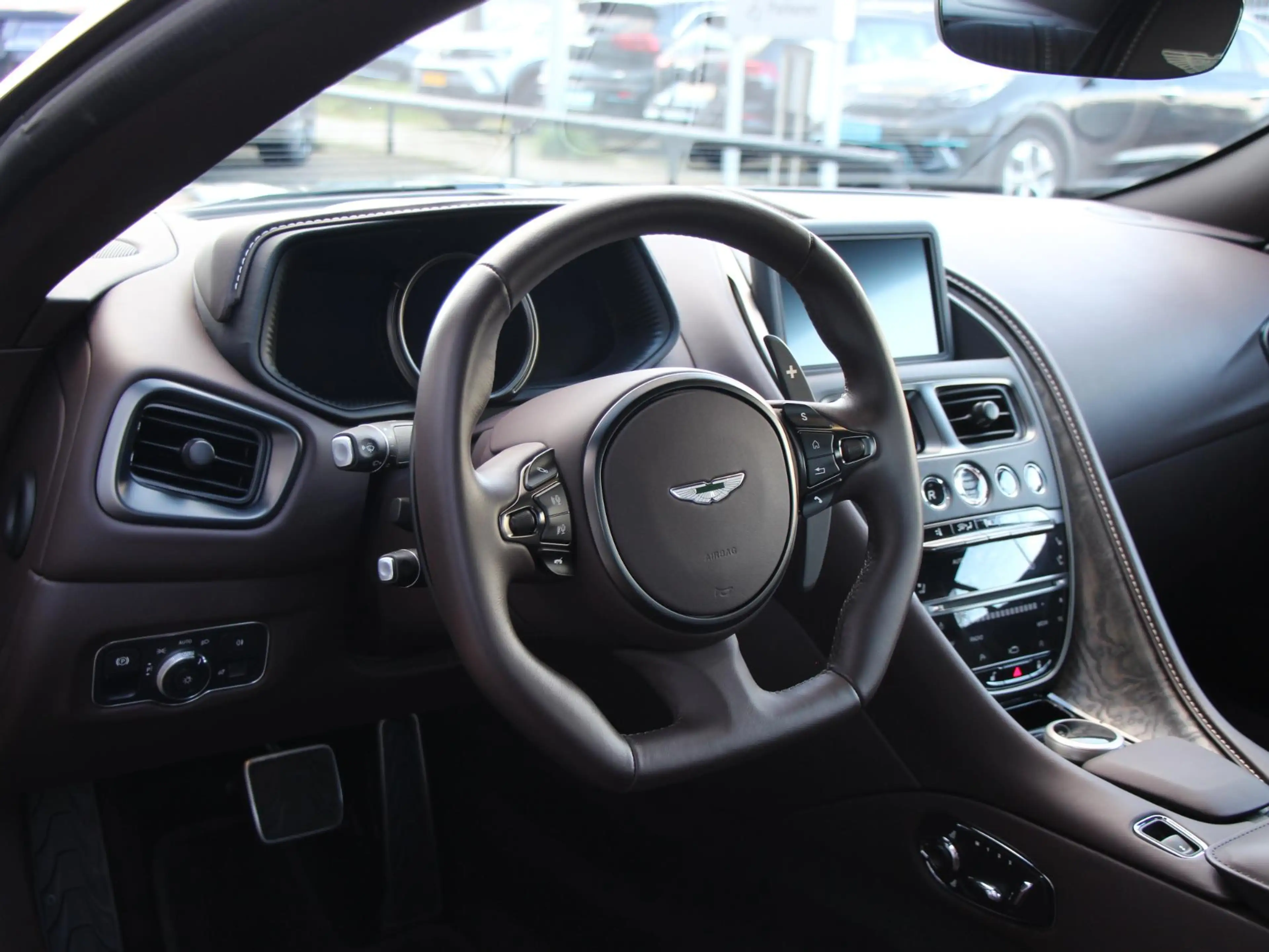 Aston Martin DB11 4.0 V8 | Adaptief onderstel | Sport uitlaat | 20" — photo 14