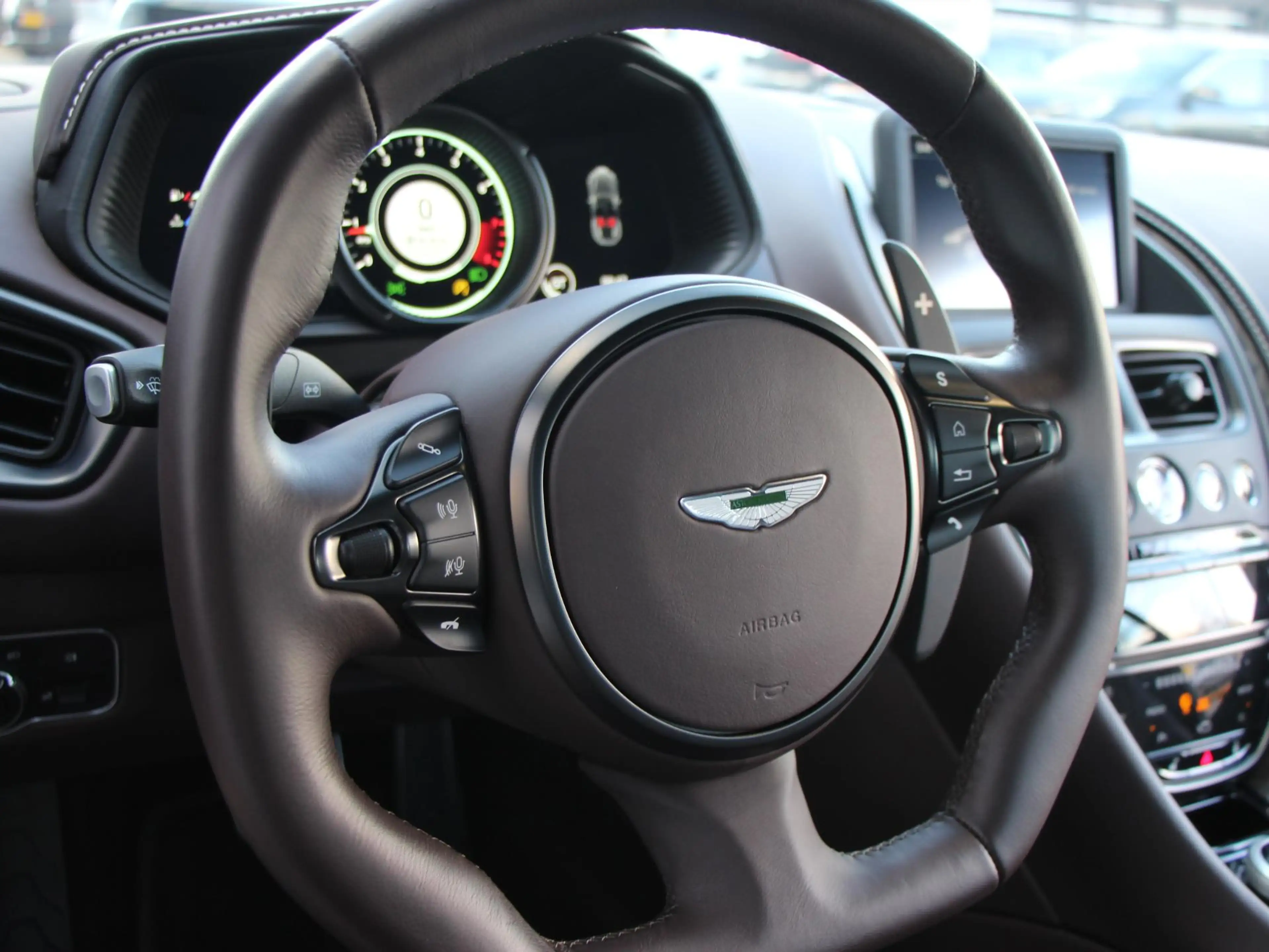 Aston Martin DB11 4.0 V8 | Adaptief onderstel | Sport uitlaat | 20" — photo 15
