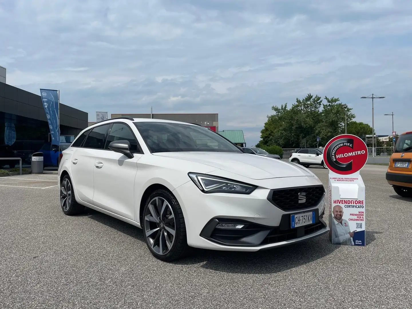SEAT Leon IV Sportstourer 2.0 tdi FR 150cv dsg Bianco - 2