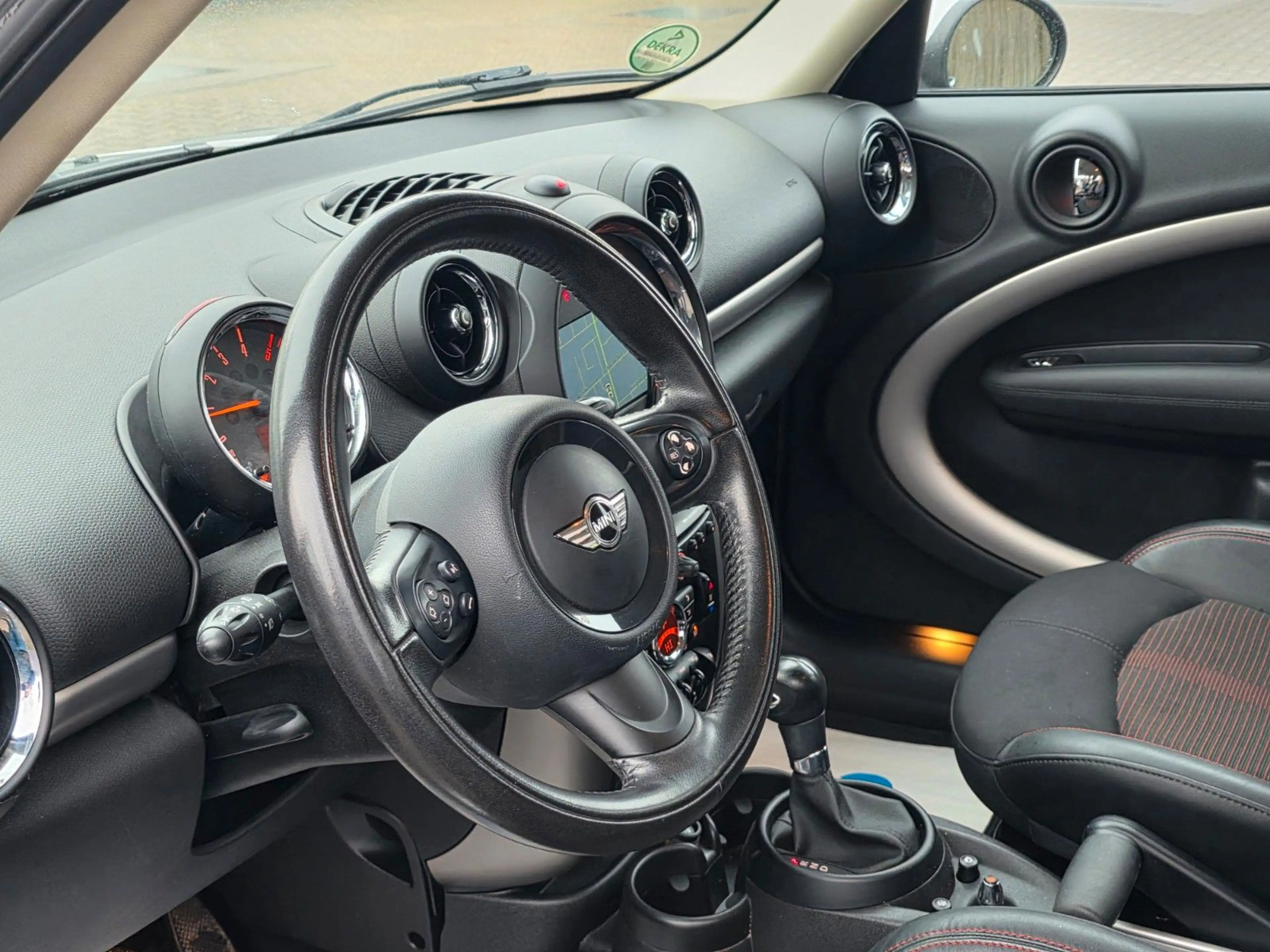 MINI Cooper D Countryman Cooper D — photo 11