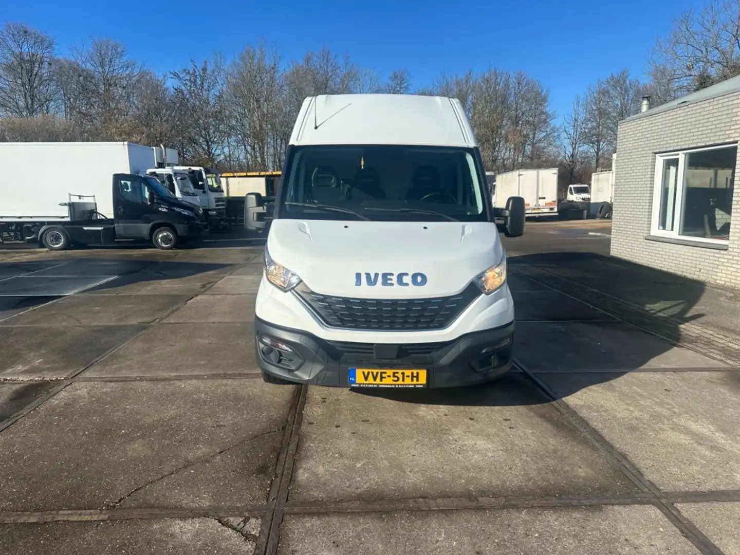 Iveco 35S16V L4H2 Hi-Matic Blanc - 2
