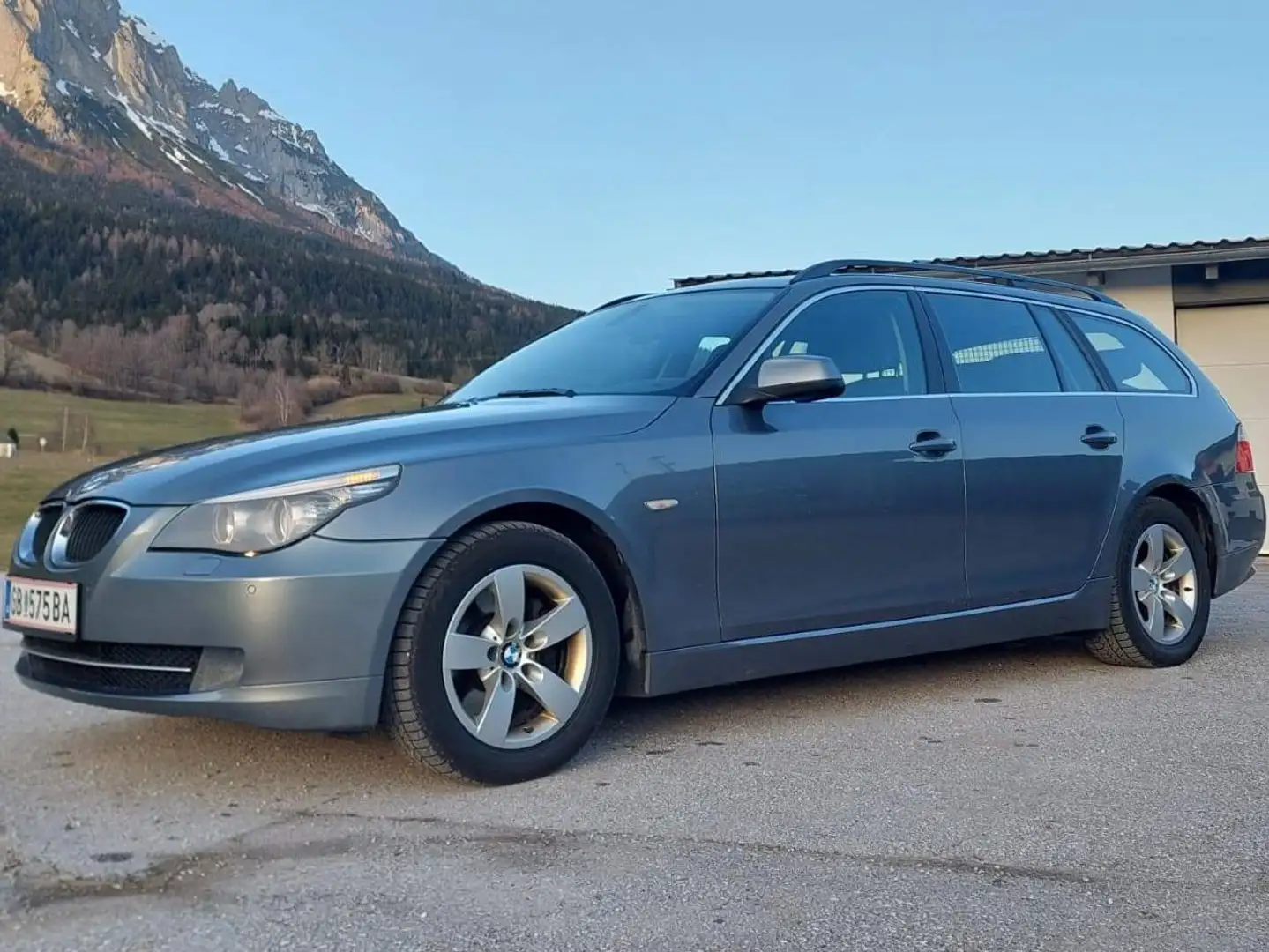 BMW 520 520d Fleet Touring Aut. Fleet Grau - 1