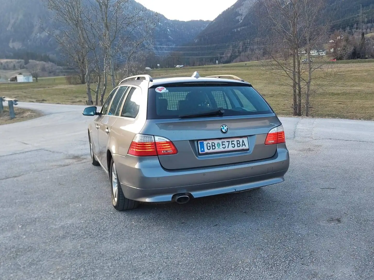 BMW 520 520d Fleet Touring Aut. Fleet Grau - 2