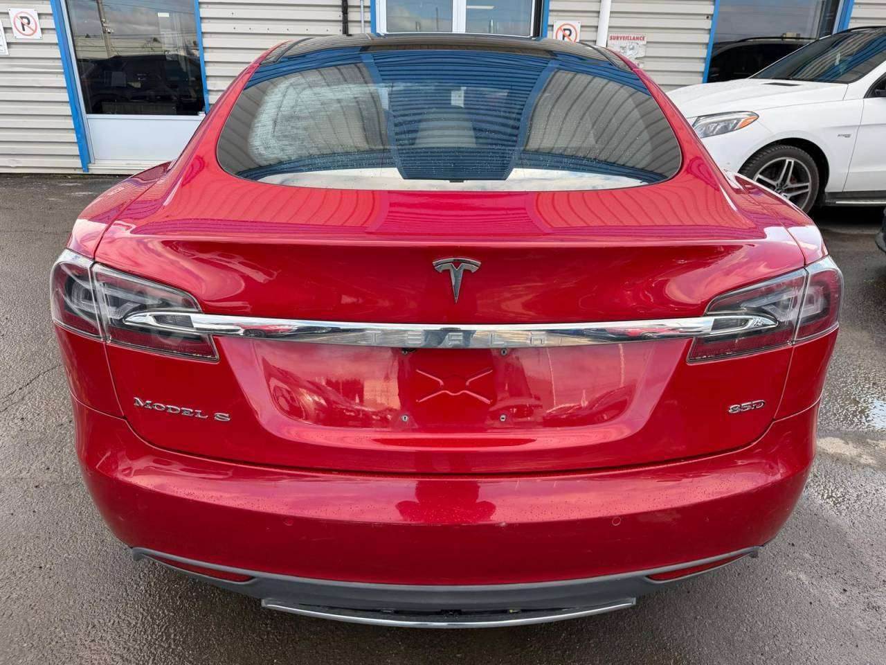 2015 Tesla Model S 85D alt 5